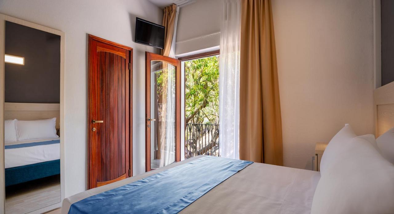 Hotel Baia Imperiale Spiaggia di Cavoli Εξωτερικό φωτογραφία