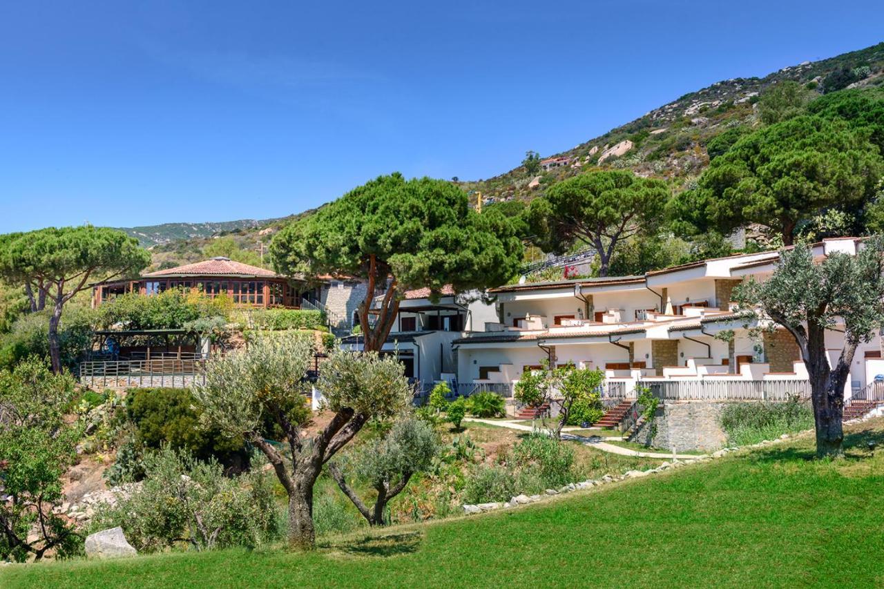 Hotel Baia Imperiale Spiaggia di Cavoli Εξωτερικό φωτογραφία