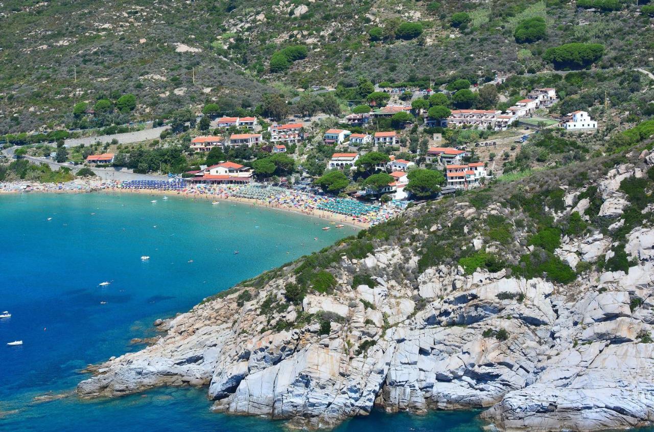 Hotel Baia Imperiale Spiaggia di Cavoli Εξωτερικό φωτογραφία