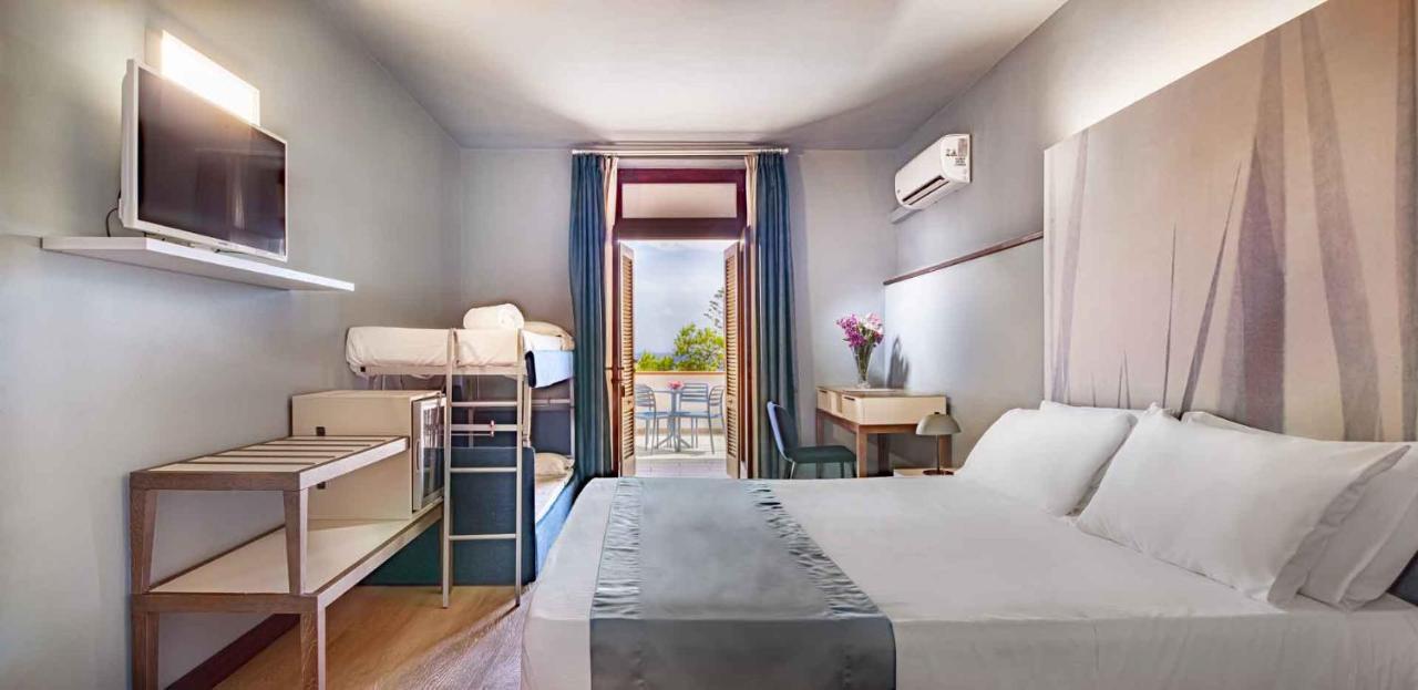 Hotel Baia Imperiale Spiaggia di Cavoli Εξωτερικό φωτογραφία
