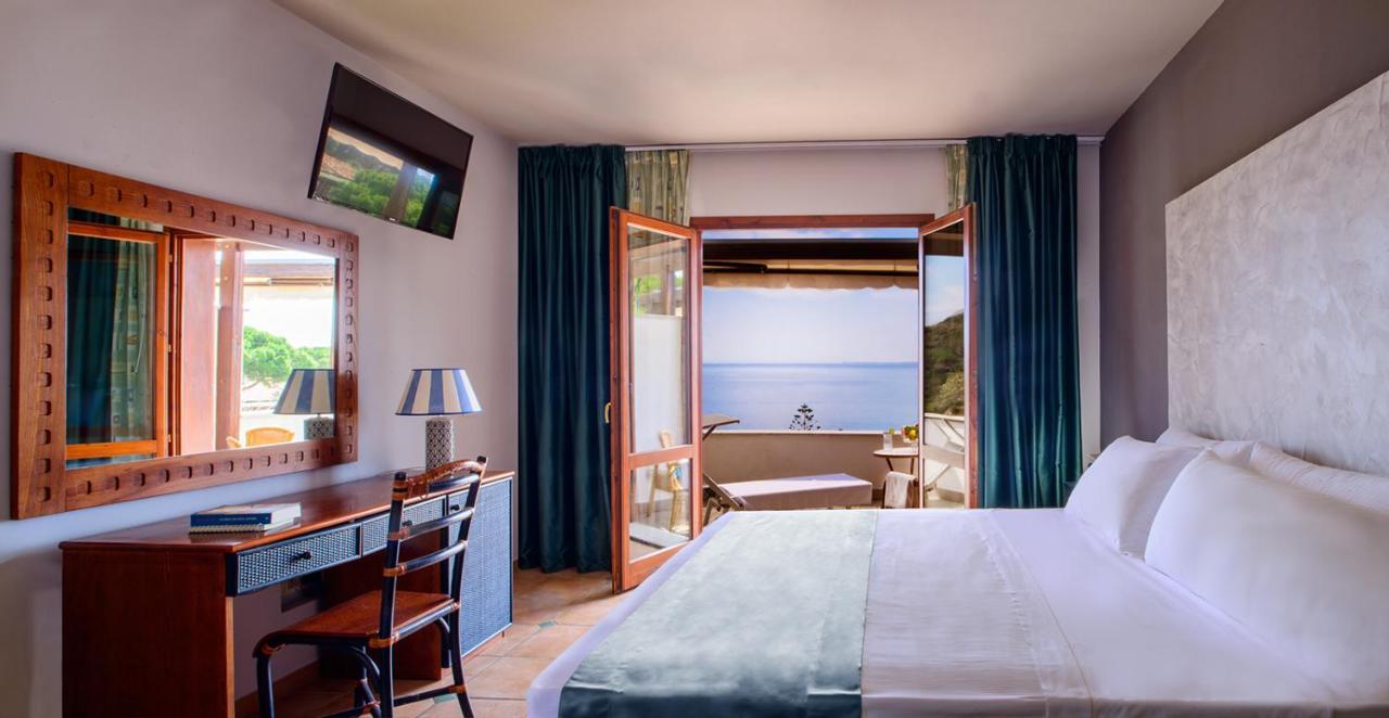 Hotel Baia Imperiale Spiaggia di Cavoli Εξωτερικό φωτογραφία