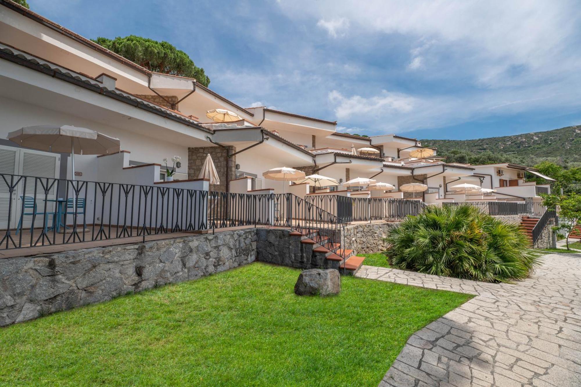 Hotel Baia Imperiale Spiaggia di Cavoli Εξωτερικό φωτογραφία