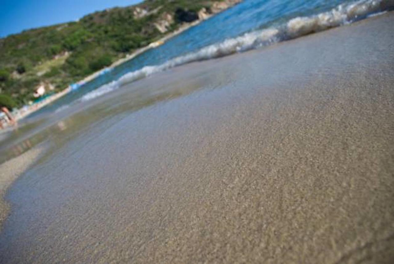 Hotel Baia Imperiale Spiaggia di Cavoli Εξωτερικό φωτογραφία