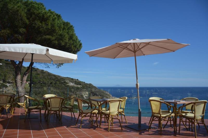Hotel Baia Imperiale Spiaggia di Cavoli Εξωτερικό φωτογραφία